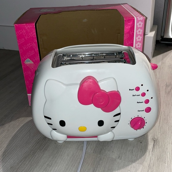 🎉HPx2🎉Hello kitty 2-Slice wide toaster excellent condition! - Picture 2 of 8